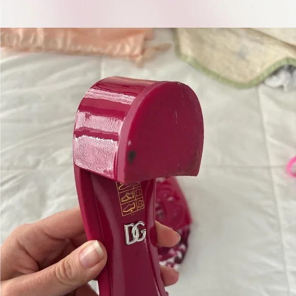 Dolce & Gabbana Fuchsia Logo Sandals - Picture 5 of 5